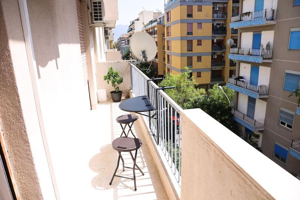 Apartamento La Casa Del Maggiore, Tra Mare E Centro Palermo Exterior foto