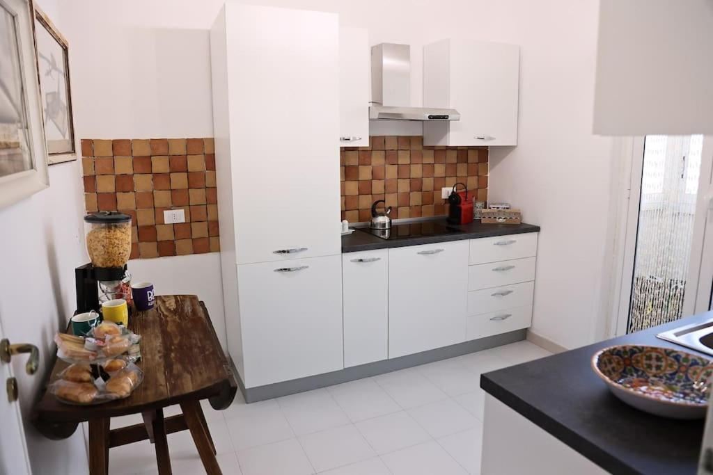 Apartamento La Casa Del Maggiore, Tra Mare E Centro Palermo Exterior foto